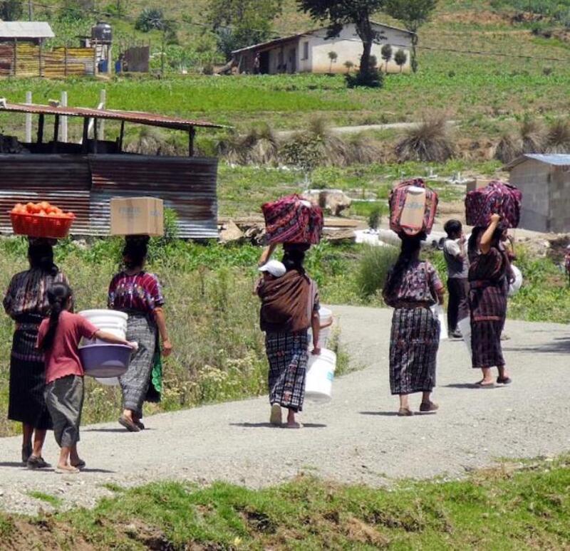 women walking guatemala ecofiltro
